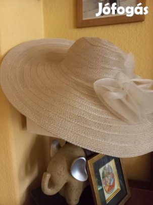 Széles karimájú, bézs színű, alkalmi kalap újszerű állapotban eladó