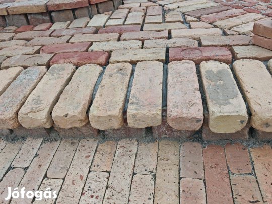Szeletelt, vágott tégla medence szegély antikolt, rusztikus Ajánlat!