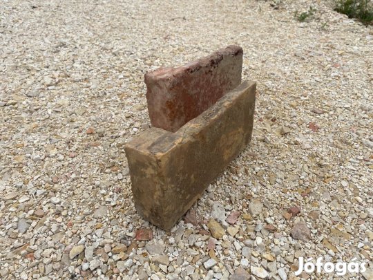 Szeletelt, vágott téglaburkolat rusztikus fektetett párkány Engedmény!