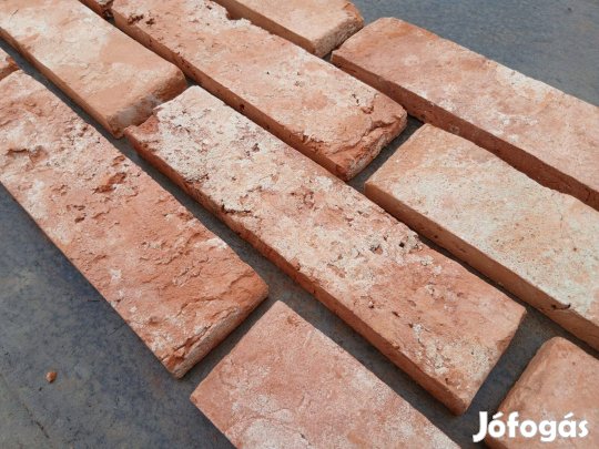 Szeletelt tégla külső szelet alsó-felső vágott bontott tégla burkolat