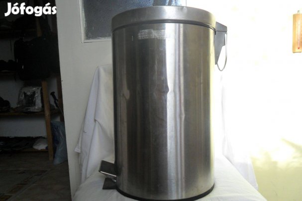 Szemetes kuka, lépésre nyíló, beszer áron vihető!