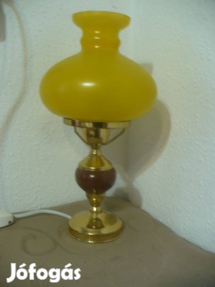 Szemrevaló asztali lámpa