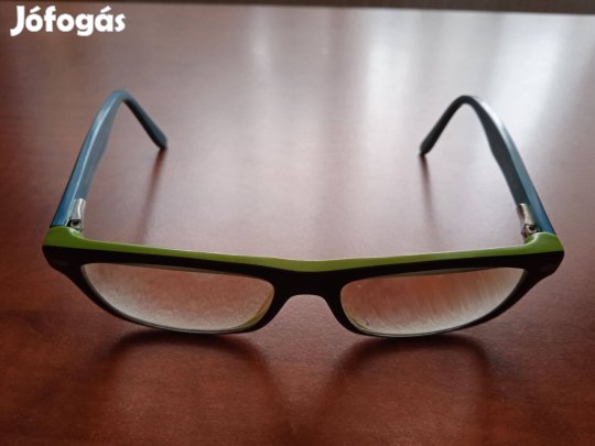 Szemüveg kb. 11-12 évesnek