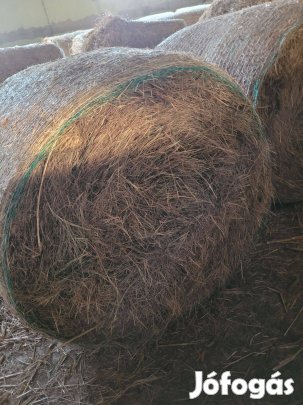 Széna és lucerna eladó Újlengyelben