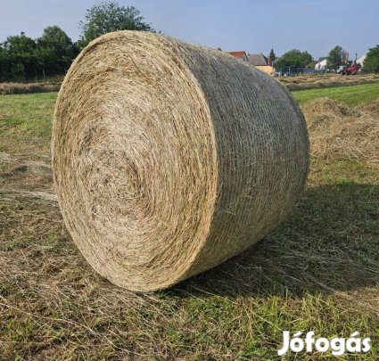 Széna nagy bálák
