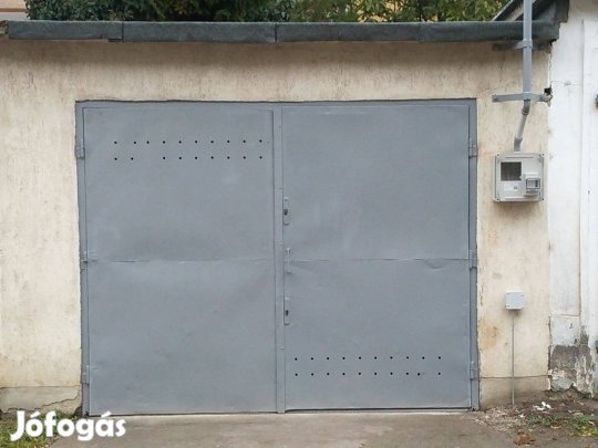 Széna-téren Brendon bababolt mögött garázs kiadó