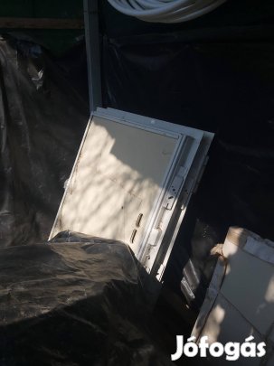 Szendvicspanel ajtók.