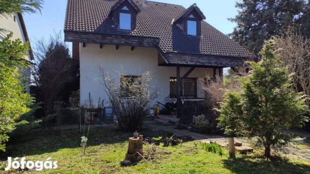 Szent Imre-kertvárosban közvetlen a Lőrinc-Centernél