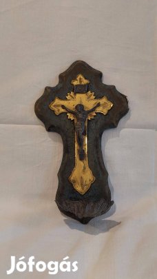 Szenteltvíztartó kereszt Jézussal