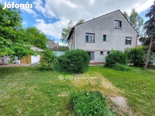 Szentesi 256 nm-es ház eladó