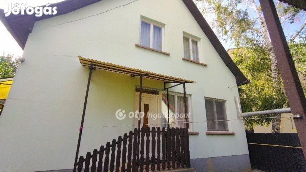 Szentesi 85 nm-es ház eladó