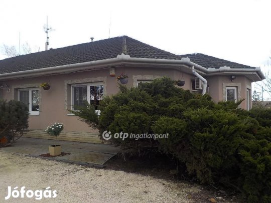 Szentesi eladó 150 nm-es ház