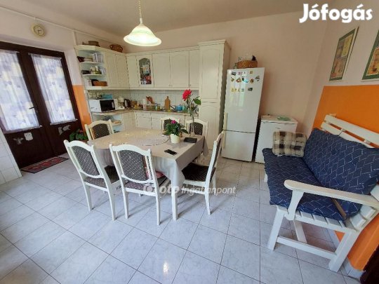 Szentesi eladó 180 nm-es ház