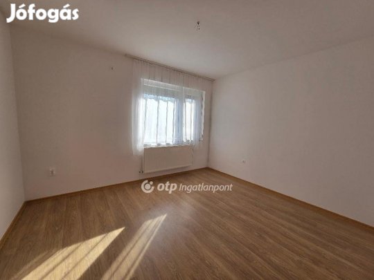 Szentesi eladó 37 nm-es lakás