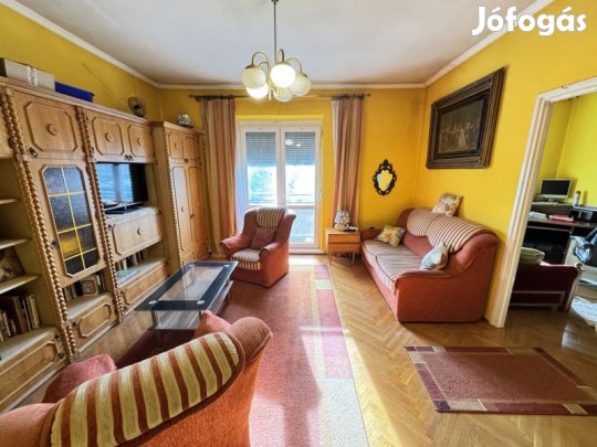 Szentlőrinc, 3 szobás téglalakás garázzsal eladó!