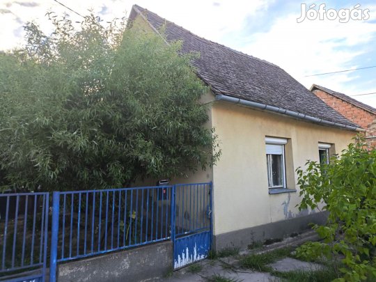 Szentlőrincen 3 szobás családi ház várja Önt!