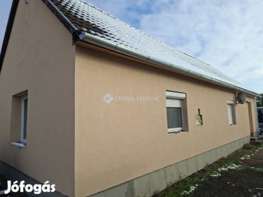 Szentlőrinci 80 nm-es ház eladó