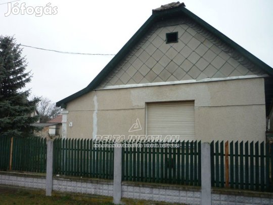 Szentlőrinckátán 2 szobás, 49 m2-es családi ház 1048 m2-es telken