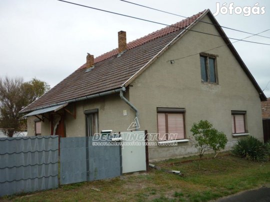 Szentlőrinckátán 3 szobás, 85 m2-es családi ház 644 m2-es telken