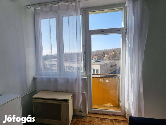 Szentpéteri kapuban 1,5 szobás lakás Eladó!