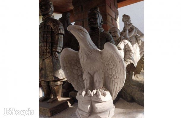 Szép Címer sas szobor 30cm Fagyálló műkő kemence kerítés oszlop dísz
