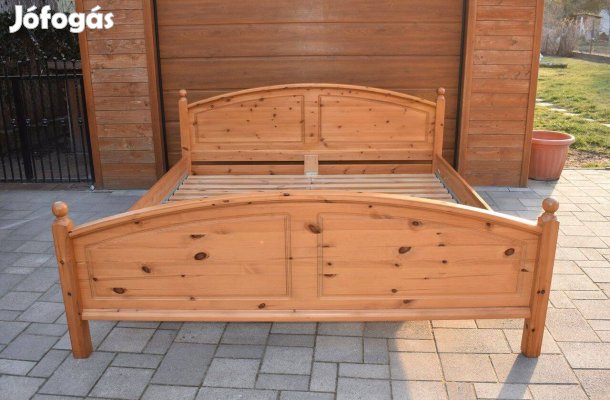 Szép, megkímélt állapotú fenyő kétszemélyes ágykeret