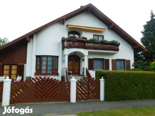 Szép, zöldövezeti területen eladó ház!