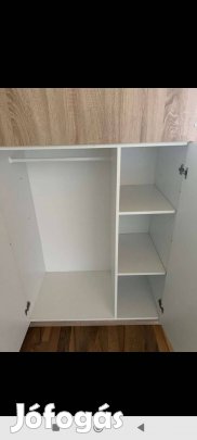 Szép állapotban lévő galéria ágy..