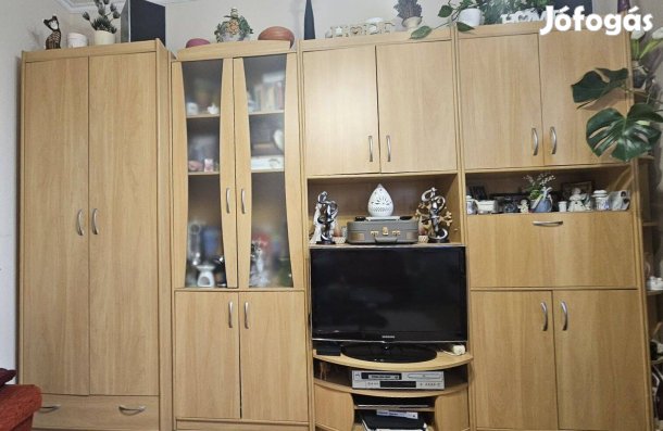Szép állapotú bútorok eladók