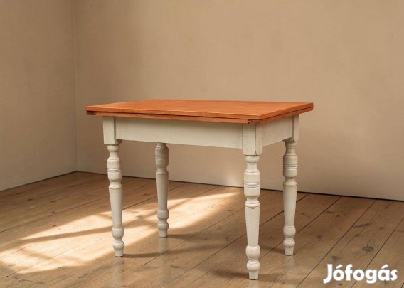 Szép állapotú felújított asztal - parasztház berendezés