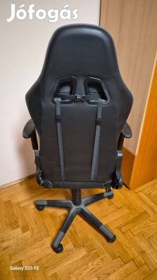 Szép állapotú gamer szék eladó