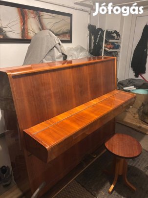 Szép állapotú pianínó eladó székkel