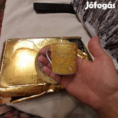 Szép aranyozott kavéskészlet keresi új gazdáját