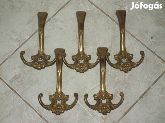 Szép barokk mintájú nagyméretű réz fogasok három ágú 5 db egyben