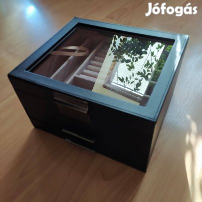 Szép ékszertartó doboz