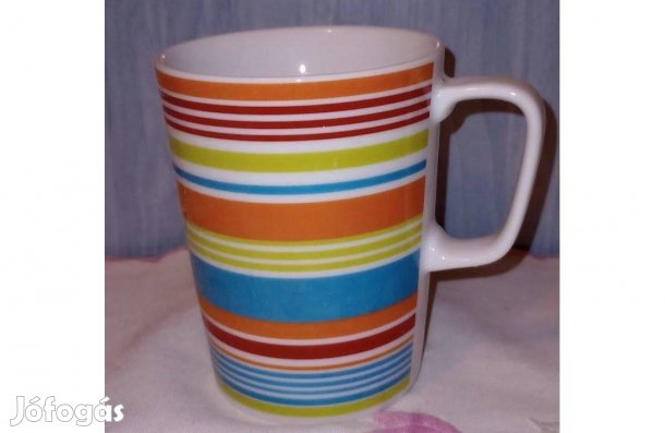 Szép élénk színekke csíkos és pöttyös bögre gyűjteményből