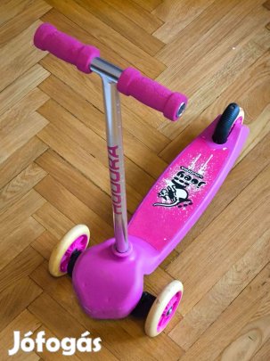 Szép és biztonságos kislány roller dupla elsö kerékkel