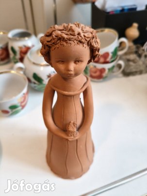 Szép kézműves szobor