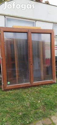 Szép masszív fa ablak hőszigetelt bukó-nyíló kívül aluborítással jó ál
