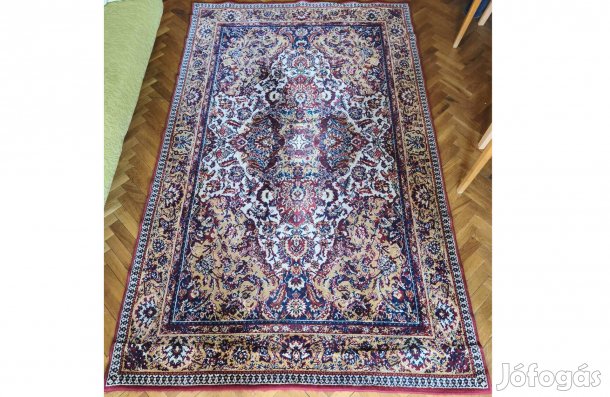 Szép mintás lakásszőnyeg