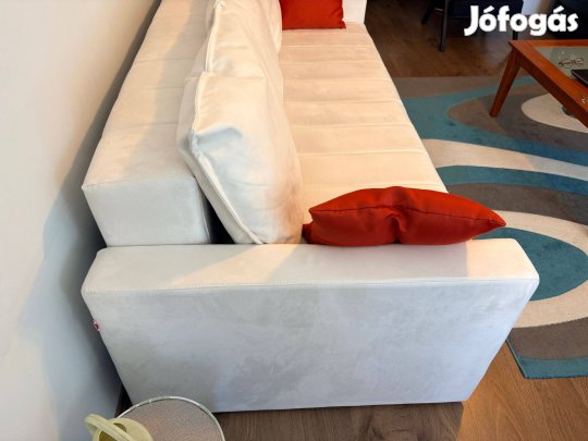 Szép modern kanapé eladó