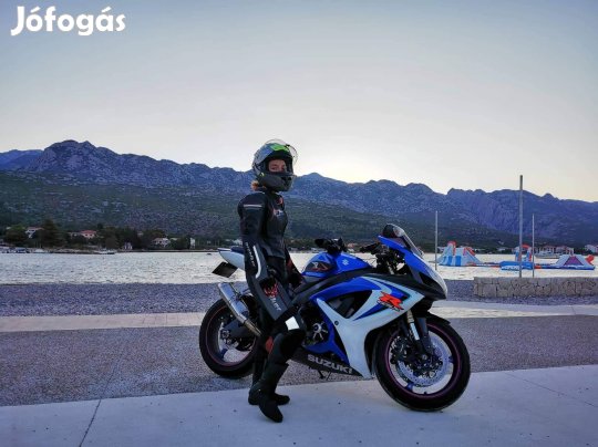 Szép motoros ruha!
