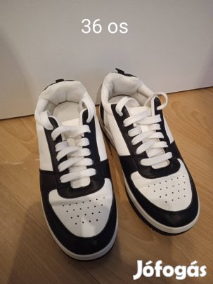 Szép tiszta állapotú 36 os gyerek bőrcipő 