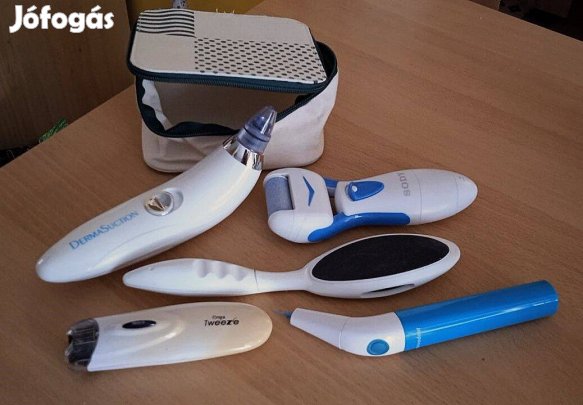Szépségápolási eszközökből álló készlet neszesszerrel