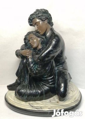 Szerelmesek. Modern zsírkő szobor szignatúrával. Egyedi műtárgy