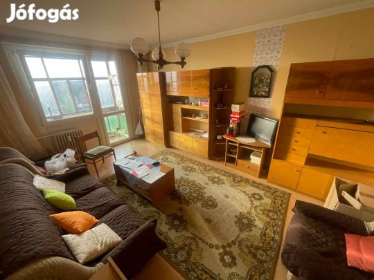 Szerethető, erkélyes panellakás Nyíregyházán, kiváló elhelyezkedéssel!