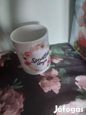 Szeretlek anya feliratú új bögre ajándékba