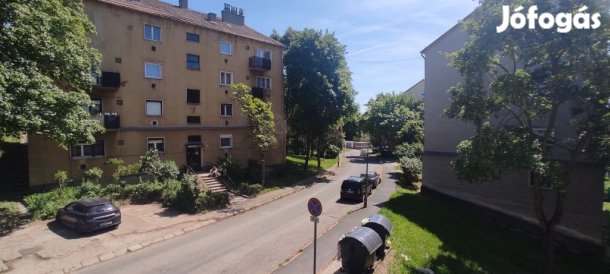 Szerpentin úton egybenyitott felújított dupla lakás eladó