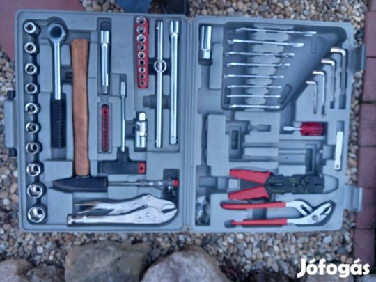 Szerszámos koffer szerszámokkal