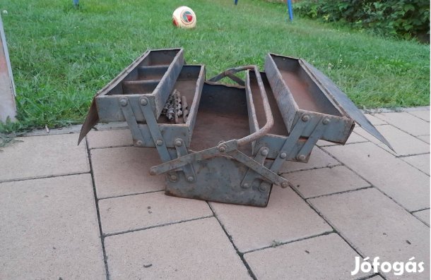 Szerszámos láda taroló fémből felújítandó virágtartó?